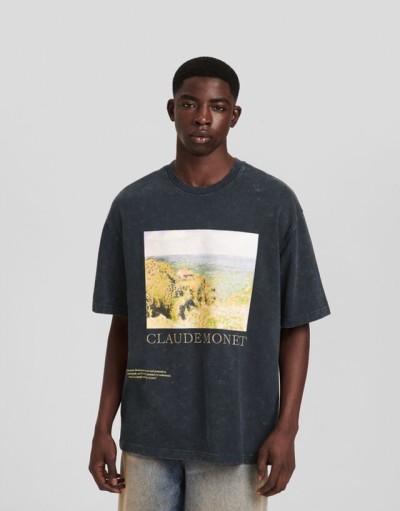 Bershka Kısa Kollu Soluk Efektli Claude Monet Baskılı T-shirt Erkek Koyu Gri