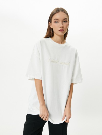 Koton Kadın Oversize T-shirt İşleme Detaylı Kısa Kollu Bisiklet Yaka Pamuklu