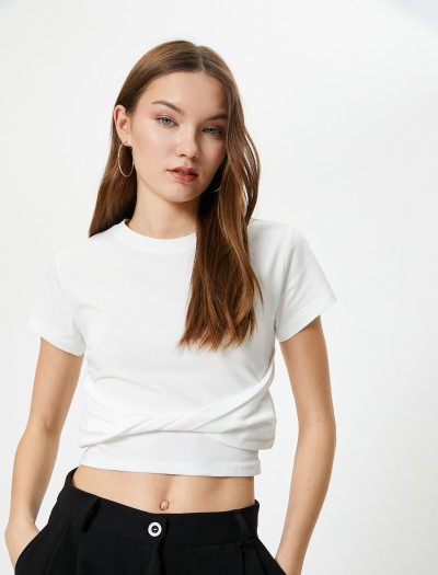 Koton Kadın Önü Fiyonk Düğüm Detaylı T-shirt Crop Kısa Kollu Bisiklet Yaka