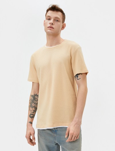 Koton Erkek Basic T-shirt Kumaş Detaylı Bisiklet Yaka Slim Fit Dokulu