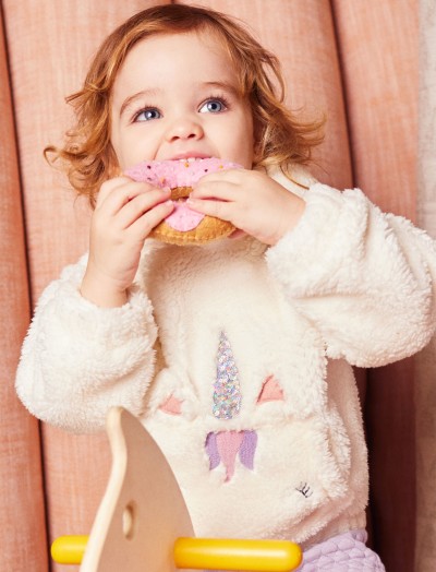 Koton Kız Bebek Peluş Kapüşonlu Sweatshirt Unicorn Aplike Detaylı