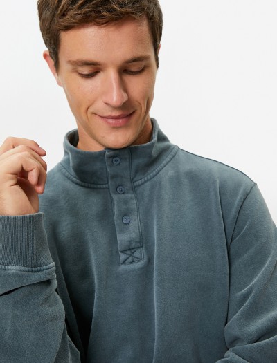 Koton Erkek Yıkamalı Sweatshirt Dik Yaka Düğme Detaylı Pamuklu