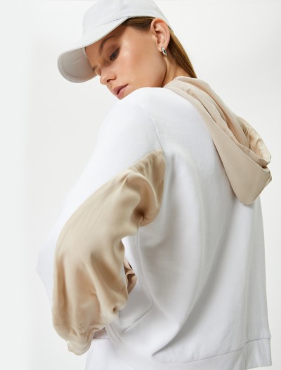 Koton Kadın Kapüşonlu Sweatshirt Cep Detaylı Standart Kesim