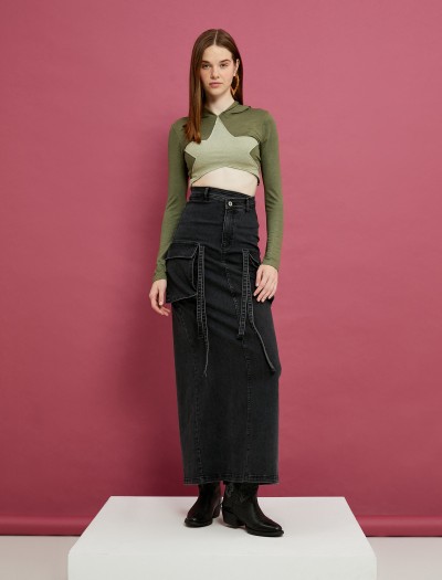 Koton Kadın Kapşonlu Crop Bluz Uzun Kollu Asimetrik Kesim Renk Bloklu Yıldız Aplike Detaylı